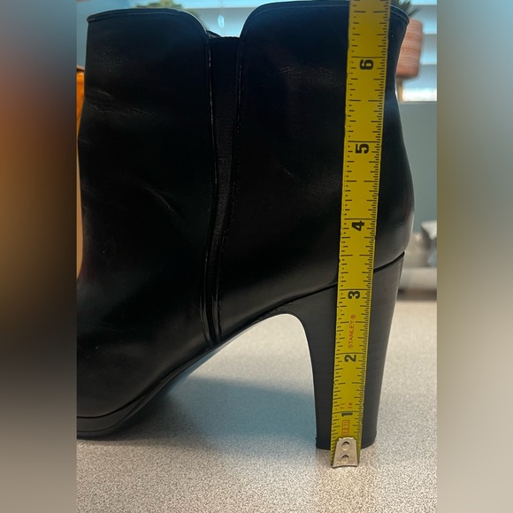 Lauren Ralph Lauren Black Leather Marcy Heeled Ankle Boots Women’s Size 7 - Picture 5 of 5